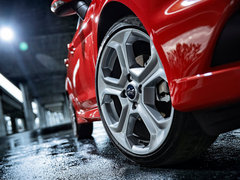 2013款 1.6T 手动 三门两厢版 ST