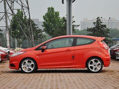 2013款 1.6T 手动 三门两厢版 ST