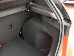 2013款 1.6T 手动 三门两厢版 ST