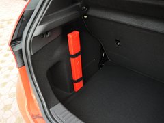 2013款 1.6T 手动 三门两厢版 ST