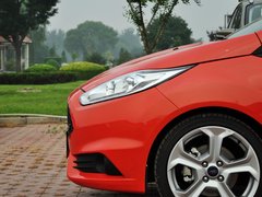 2013款 1.6T 手动 三门两厢版 ST