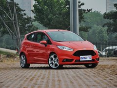 2013款 1.6T 手动 三门两厢版 ST