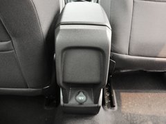 2013款 1.6T 手动 三门两厢版 ST