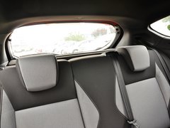 2013款 1.6T 手动 三门两厢版 ST