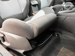2013款 1.6T 手动 三门两厢版 ST