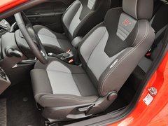 2013款 1.6T 手动 三门两厢版 ST