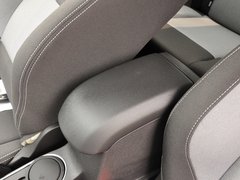 2013款 1.6T 手动 三门两厢版 ST