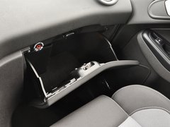 2013款 1.6T 手动 三门两厢版 ST
