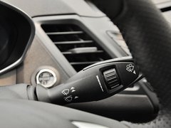 2013款 1.6T 手动 三门两厢版 ST