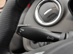 2013款 1.6T 手动 三门两厢版 ST