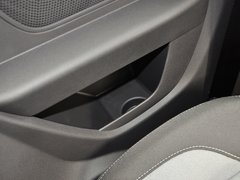 2013款 1.6T 手动 三门两厢版 ST