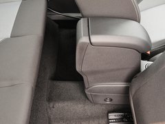 2013款 1.6T 手动 三门两厢版 ST