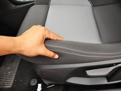 2013款 1.6T 手动 三门两厢版 ST