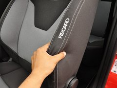 2013款 1.6T 手动 三门两厢版 ST