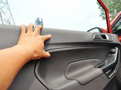 2013款 1.6T 手动 三门两厢版 ST