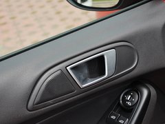 2013款 1.6T 手动 三门两厢版 ST