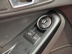 2013款 1.6T 手动 三门两厢版 ST