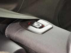 2013款 1.6T 手动 三门两厢版 ST