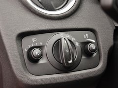 2013款 1.6T 手动 三门两厢版 ST