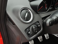 2013款 1.6T 手动 三门两厢版 ST