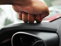 2013款 1.6T 手动 三门两厢版 ST