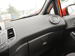 2013款 1.6T 手动 三门两厢版 ST