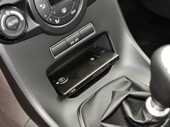2013款 1.6T 手动 三门两厢版 ST