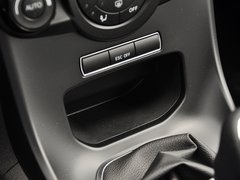 2013款 1.6T 手动 三门两厢版 ST