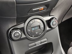 2013款 1.6T 手动 三门两厢版 ST