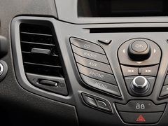 2013款 1.6T 手动 三门两厢版 ST