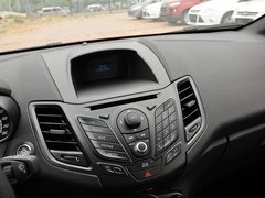 2013款 1.6T 手动 三门两厢版 ST