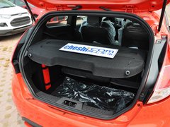 2013款 1.6T 手动 三门两厢版 ST