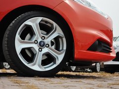 2013款 1.6T 手动 三门两厢版 ST