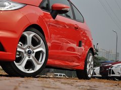 2013款 1.6T 手动 三门两厢版 ST