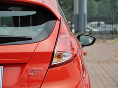 2013款 1.6T 手动 三门两厢版 ST