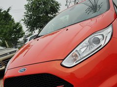 2013款 1.6T 手动 三门两厢版 ST