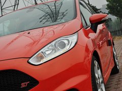 2013款 1.6T 手动 三门两厢版 ST