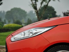 2013款 1.6T 手动 三门两厢版 ST