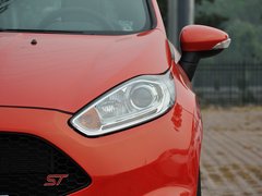 2013款 1.6T 手动 三门两厢版 ST