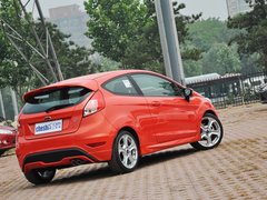 2013款 1.6T 手动 三门两厢版 ST