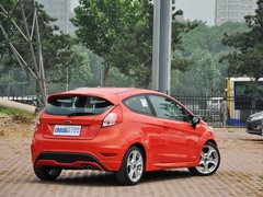 2013款 1.6T 手动 三门两厢版 ST