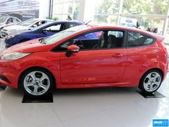 2013款 1.6T 手动 三门两厢版 ST
