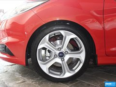 2013款 1.6T 手动 三门两厢版 ST