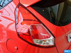 2013款 1.6T 手动 三门两厢版 ST