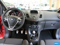 2013款 1.6T 手动 三门两厢版 ST