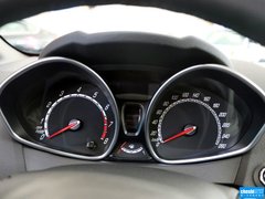 2013款 1.6T 手动 三门两厢版 ST