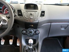 2013款 1.6T 手动 三门两厢版 ST