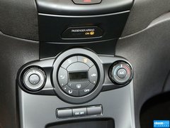 2013款 1.6T 手动 三门两厢版 ST