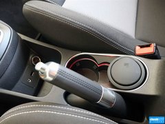 2013款 1.6T 手动 三门两厢版 ST
