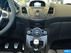 2013款 1.6T 手动 三门两厢版 ST